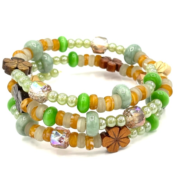 Hand Crafted Beaded Coil Wrap Bracelet Green - Picture 1 of 4